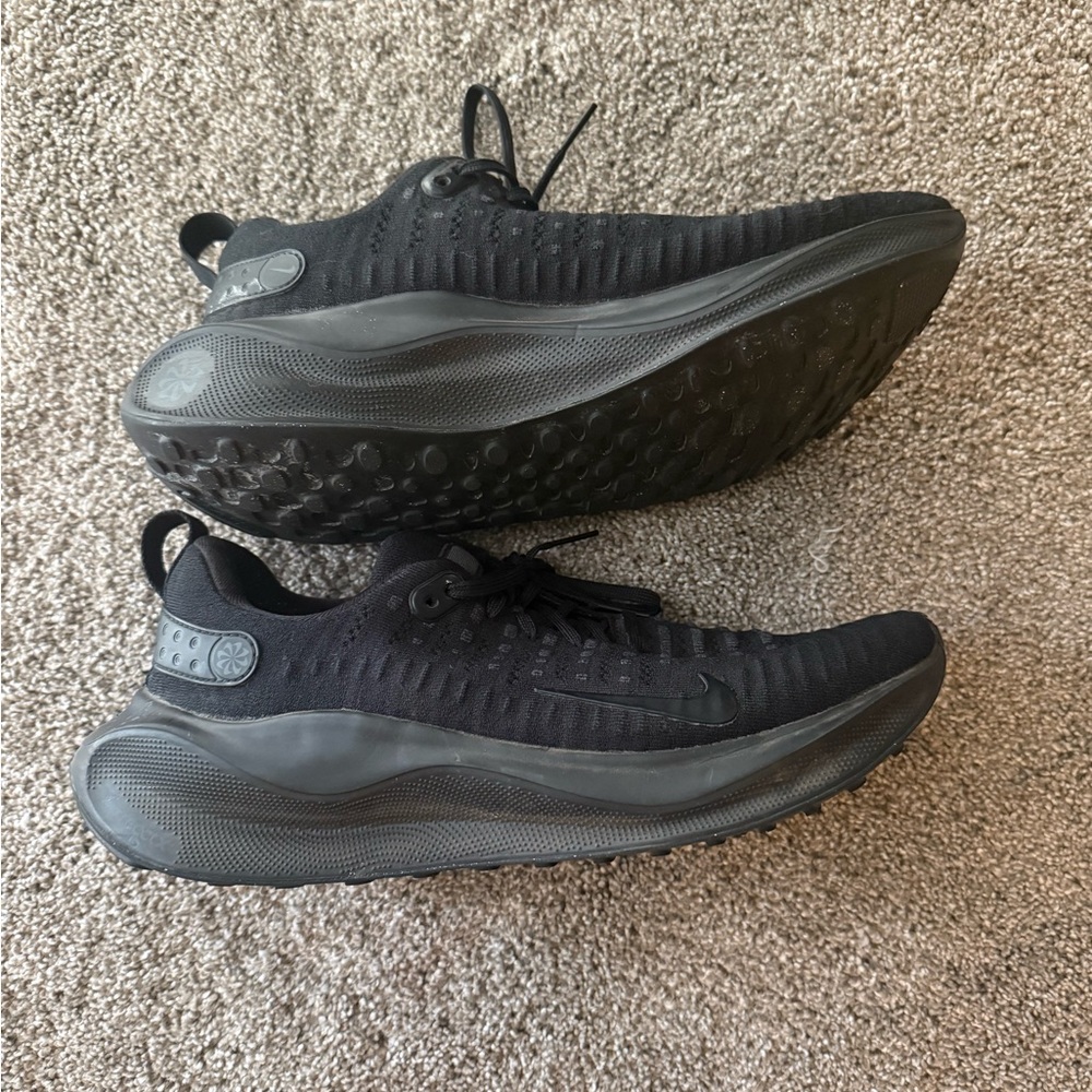 Nike Men's Black Athletic Shoes
